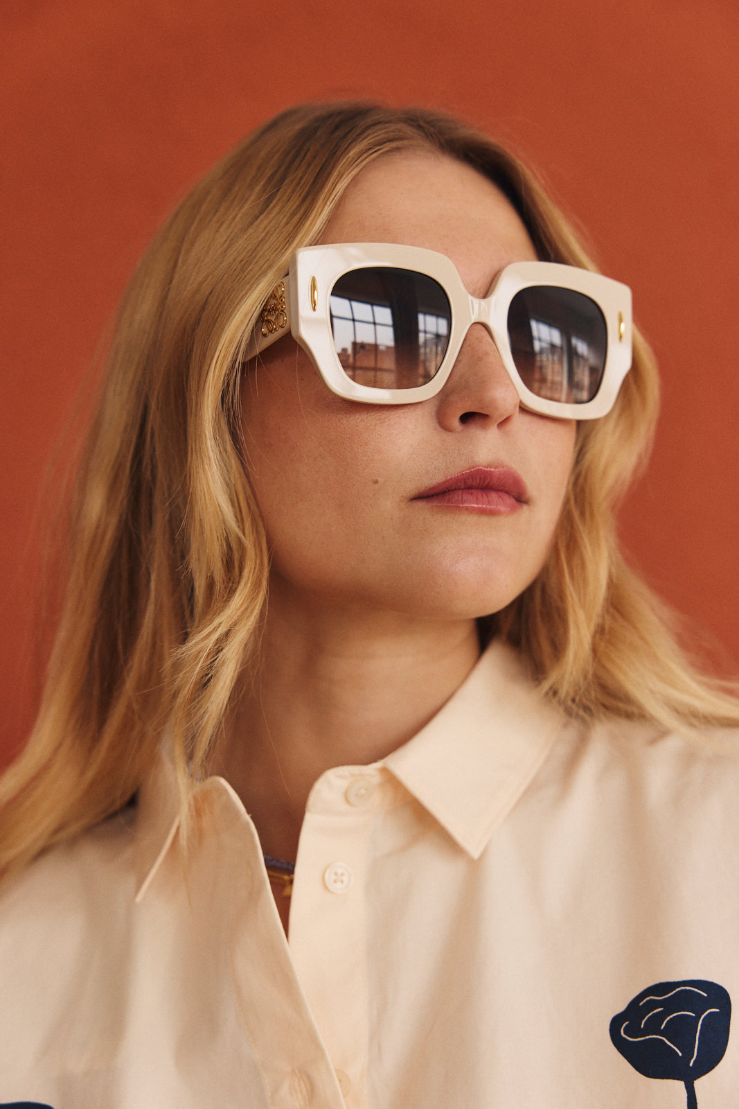 Loewe zonnebril LW40129U 25F
