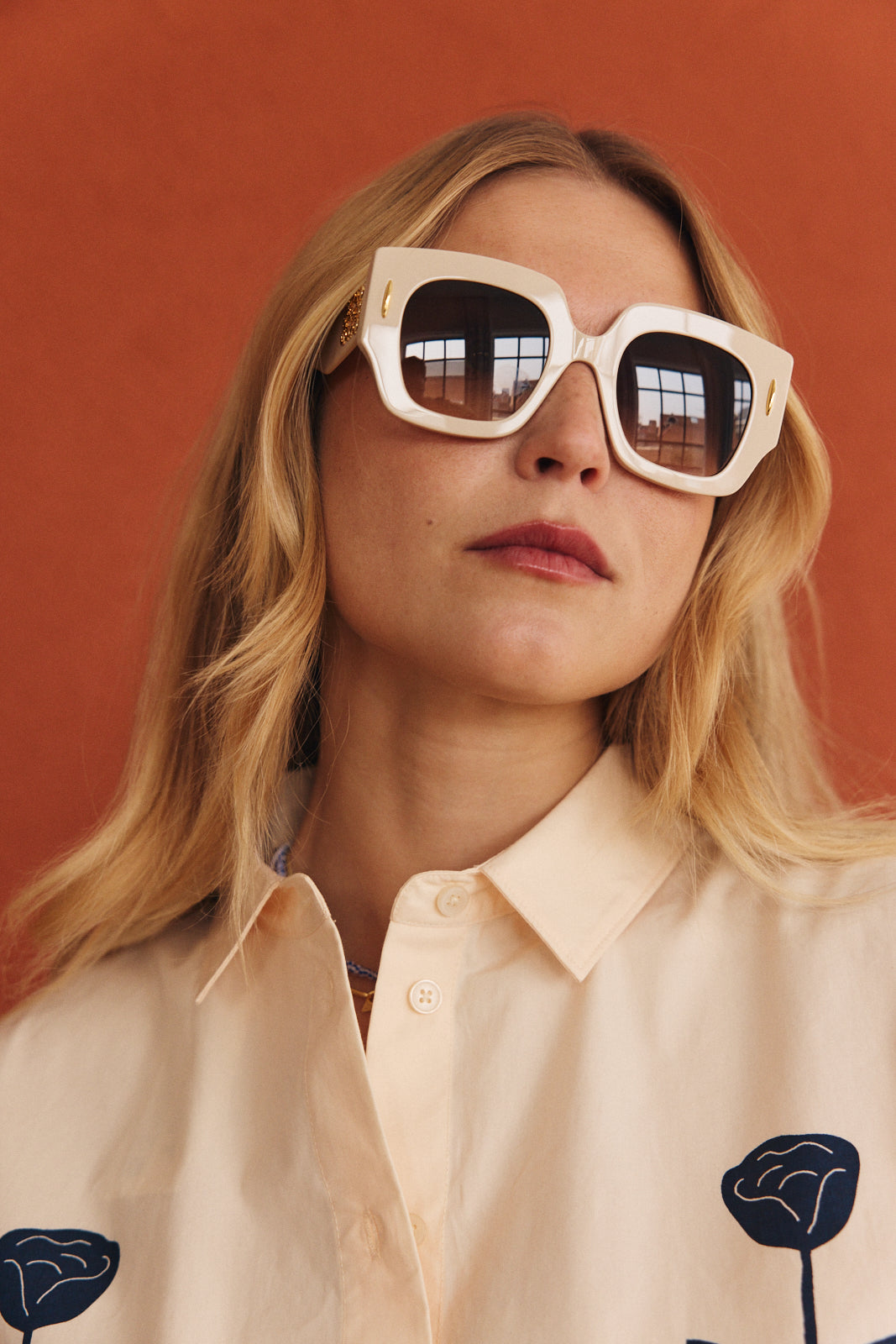Loewe zonnebril LW40129U 25F